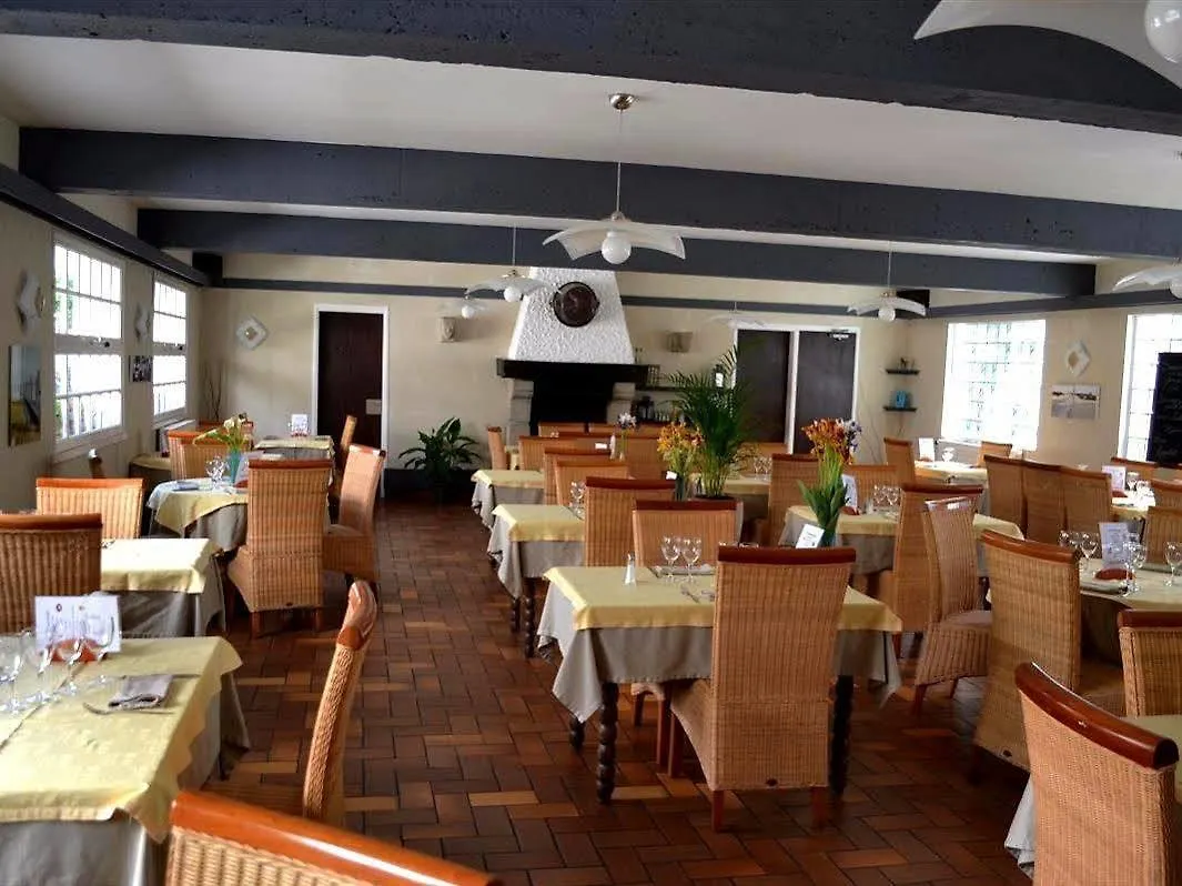 Hotel De Bretagne Saint-Pierre-Quiberon 2*,  Francia