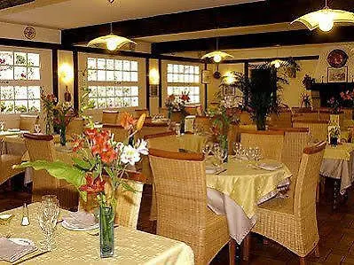 Hotel De Bretagne Saint-Pierre-Quiberon 2*,